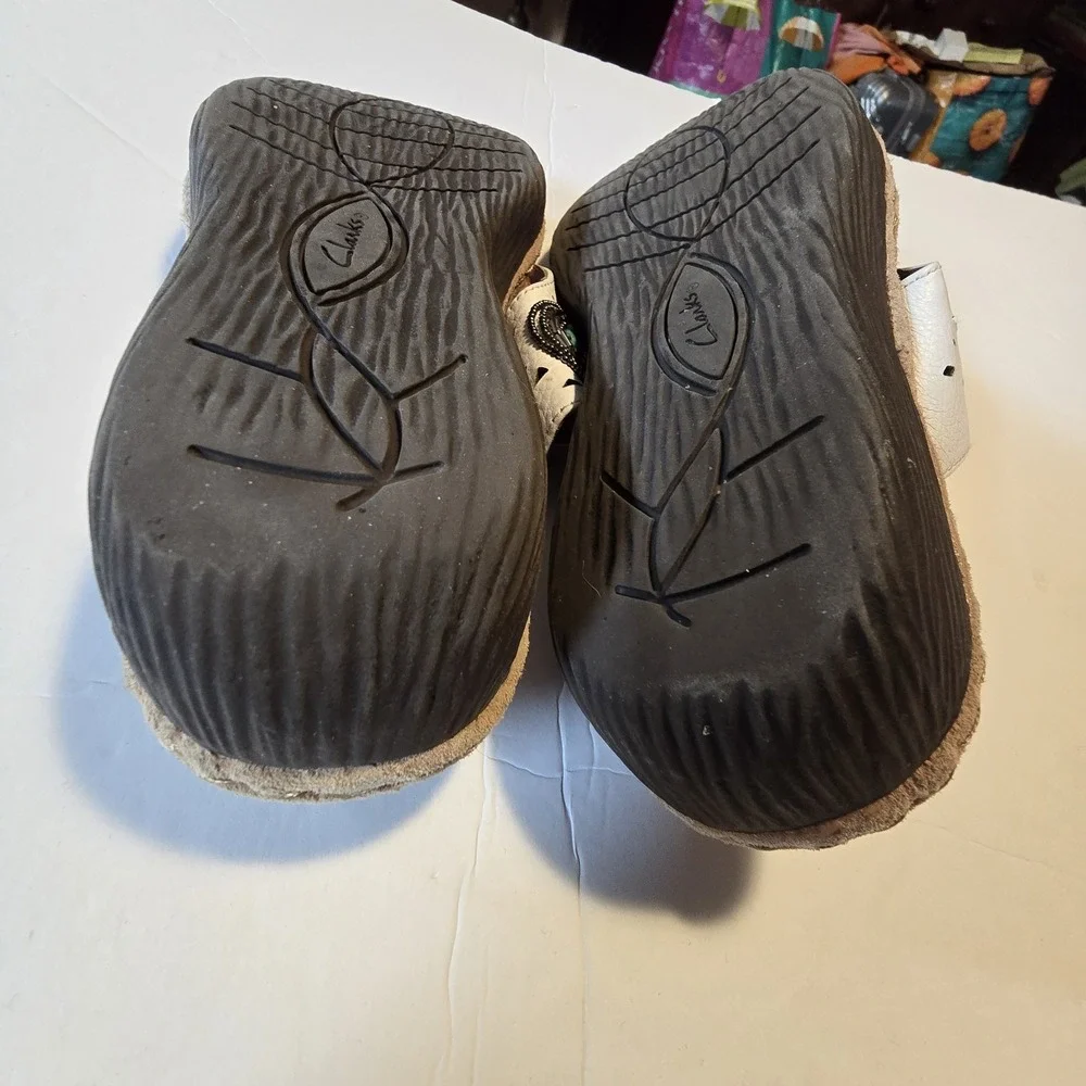 Clarks Artisan White Leather Flip Flop Thongs Sandals Womens 8M Turquoise Silver